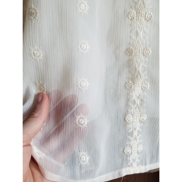 Knox Rose Sheer Embroidered Tunic - Picture 6 of 7